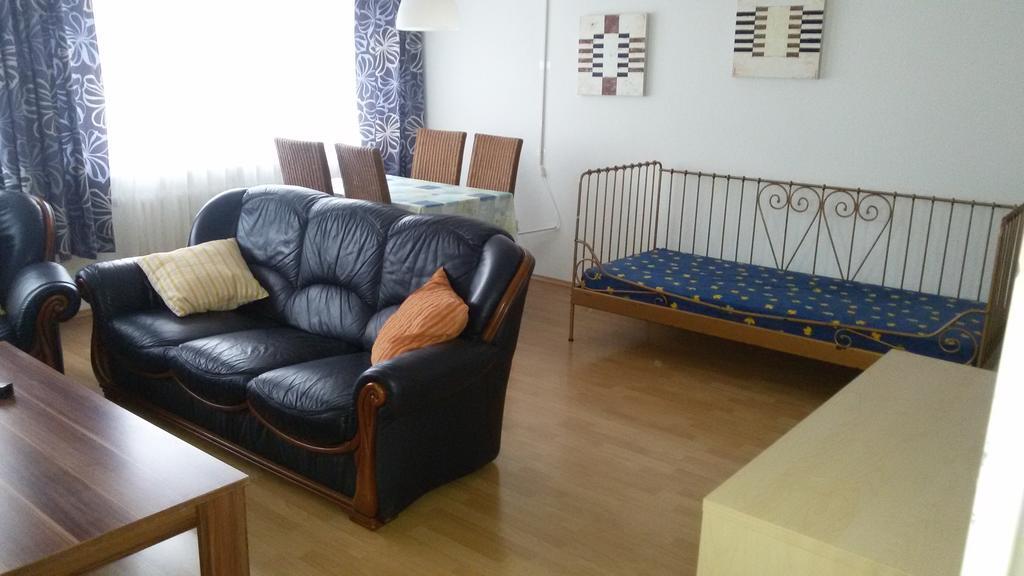 Easy-bedsit 1 *