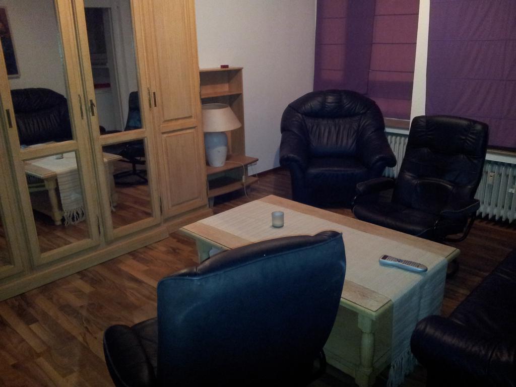 Easy-bedsit 1 *